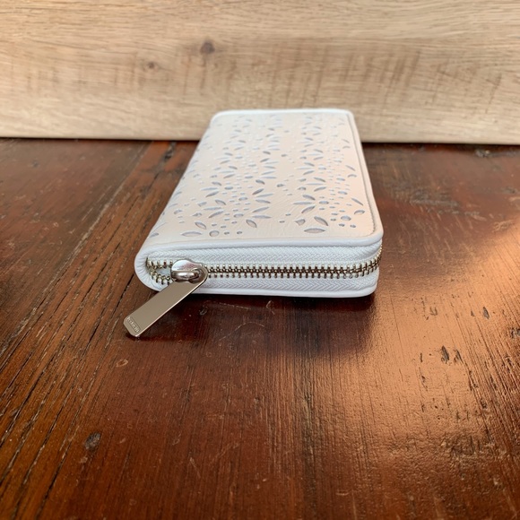 Coach Taylor Eyelet Accordion Zip Wallet—NWOT - Picture 6 of 8